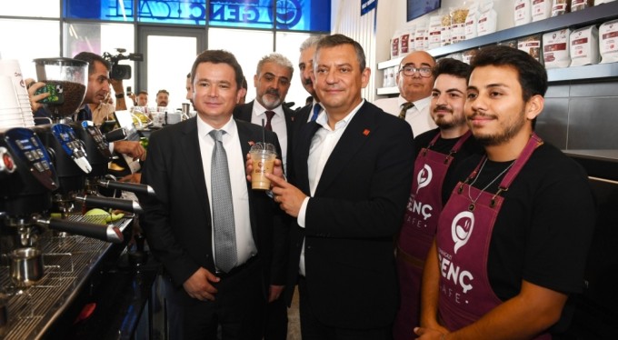 CHP Genel Başkanı Özel, Osmangazi Belediyesi'nin projelerini yerinde inceledi