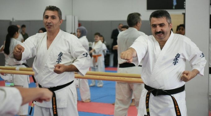 Başkan Yılmaz belediyecilikte karakuşağa yükseldi...