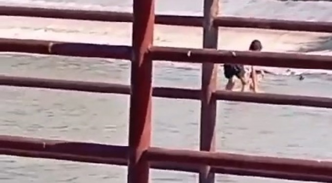 Bursa'da çocukların süs havuzunda tehlikeli oyunu