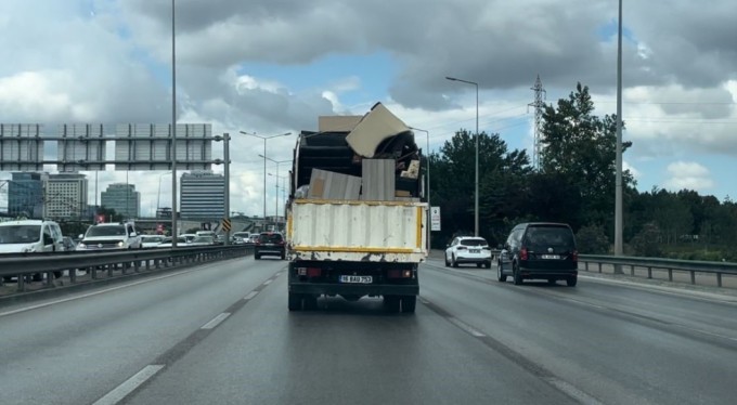 Bursa'da tehlikeli taşımacılık kamerada