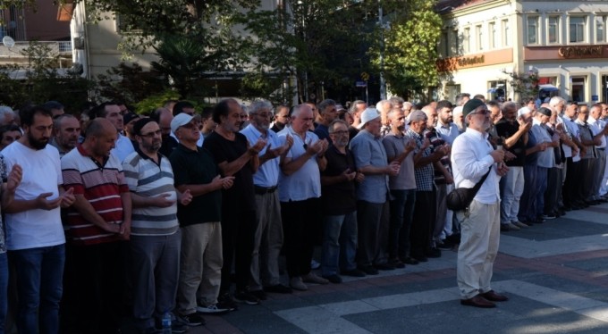 Bursa'da İsmail Haniye için gıyabi cenaze namazı kılındı