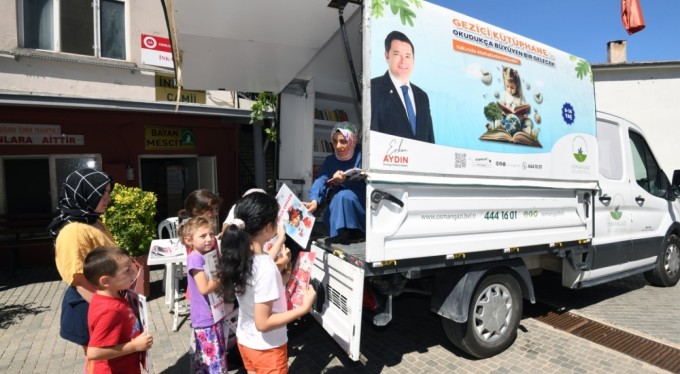 Osmangazi'nin 'Gezici Kütüphanesi' yollara çıktı