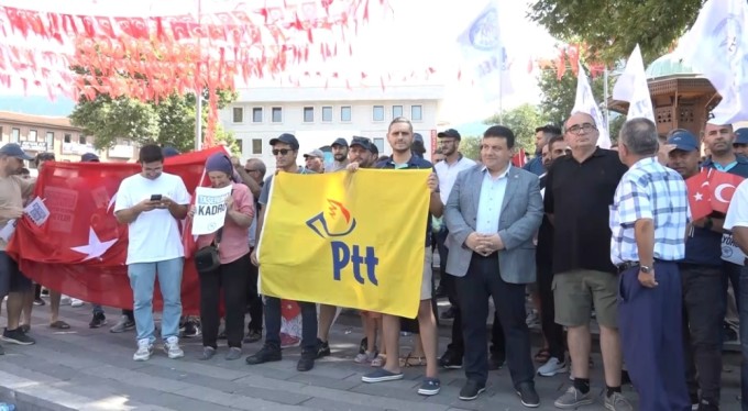 Bursa'da PTT işçileri isyan etti