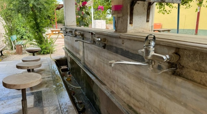 Bursa'da sosyal medya şifalı suyu kuruttu