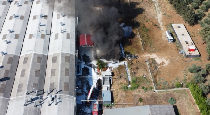 Bursa'da yat fabrikasındaki yangın 4,5 saat sonra kontrol altına alındı