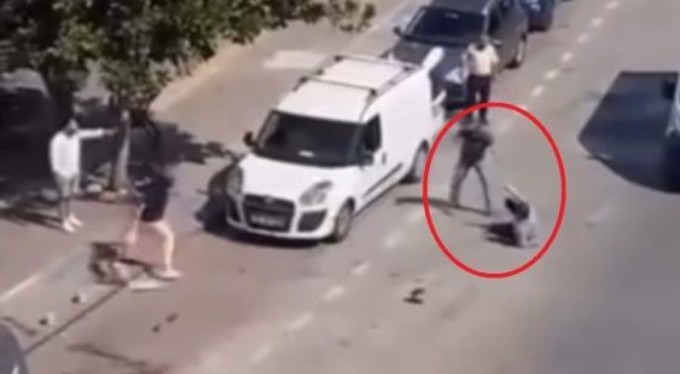 Bursa'da kız kardeşini tehdit eden akrabasını bıçakladı