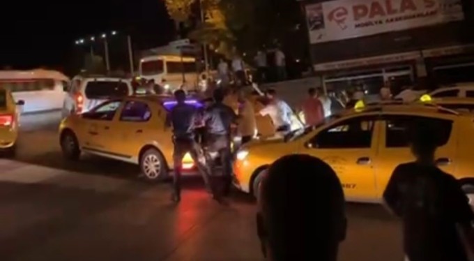 Bursa'da müşteri taksici kavgasında gasp iddiası ortalığı karıştırdı