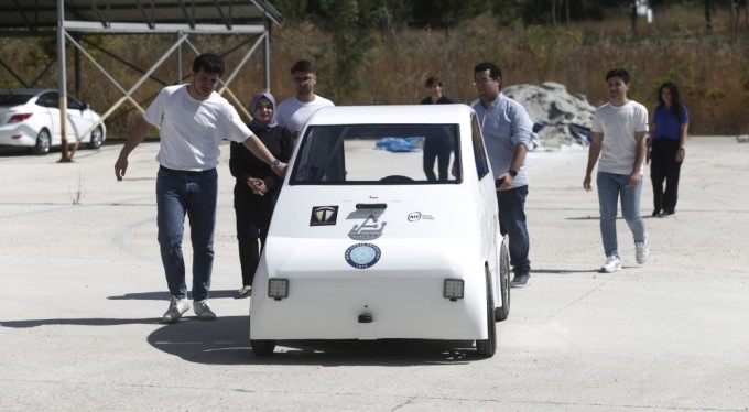 Bursa'nın otonom aracı finalde yarışacak