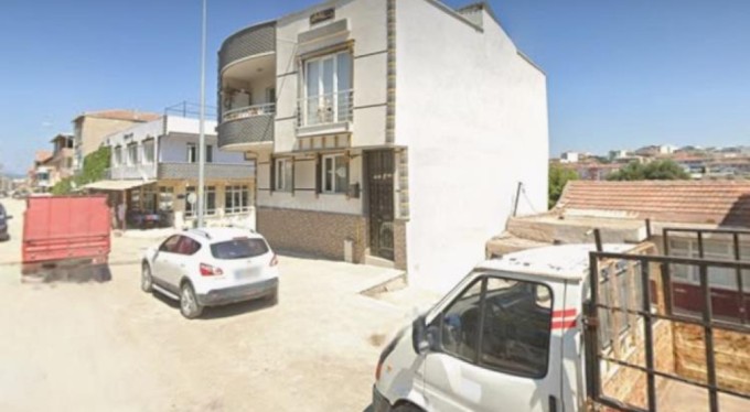 Bursa'da silahla oynarken amca oğlunu vurdu