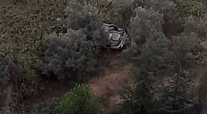 Bursa'da araç 30 metrelik şarampole uçtu: 4 yaralı