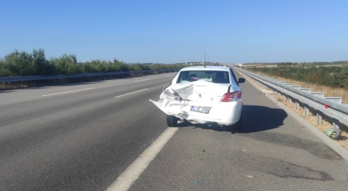 Karacabey'de iki otomobil çarpıştı: 2'si çocuk 4 yaralı