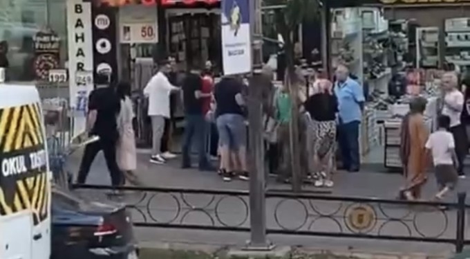 Bursa'da kavgaya tutuşan kadınlar caddeyi birbirine kattı