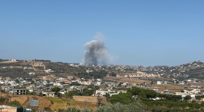 İsrail savaş uçakları Lübnan'ın güneyini vurdu