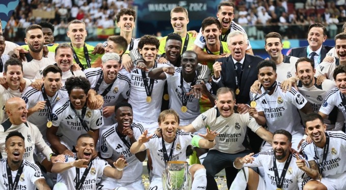 Real Madrid ve Ancelotti, Süper Kupa tarihine geçti