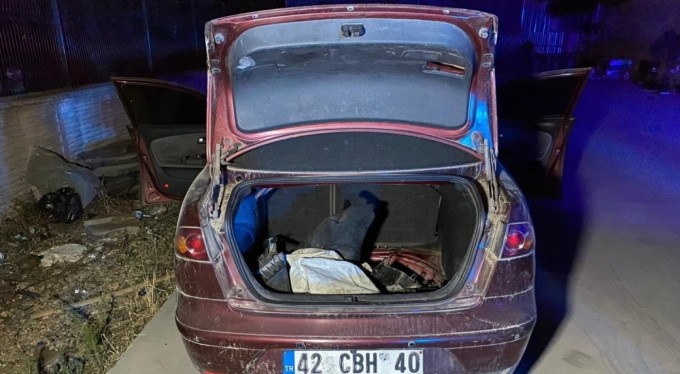 Bursa'da tamir için verilen aracı parçaladı, bagajda yakalandı