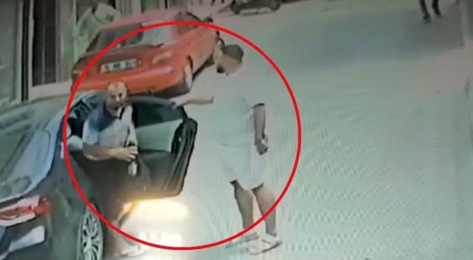 Bursa'da akıl almaz olay: Kiralık aracı satamayınca para dolu çantayı alıp kaçtılar