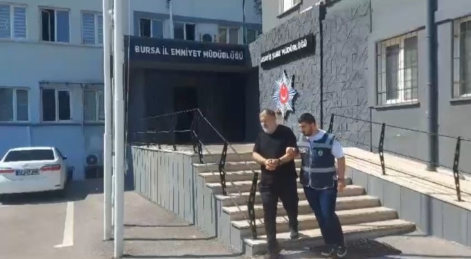Bursa'da 11 yıldır aranan şüpheli yakayı Whatsapp'tan ele verdi