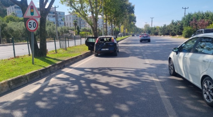 Bursa'da motosiklet ile otomobil çarpıştı: 2 yaralı