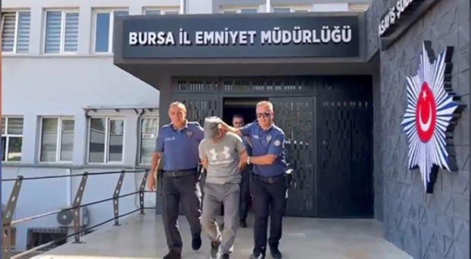 Bursa'da "yok artık" dedirten olay! 19 yılla aranan şüpheli kıraathanede okey oynarken yakalandı