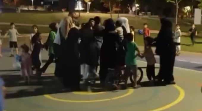 Bursa'da kadınların tekme tokat kavgası kamerada