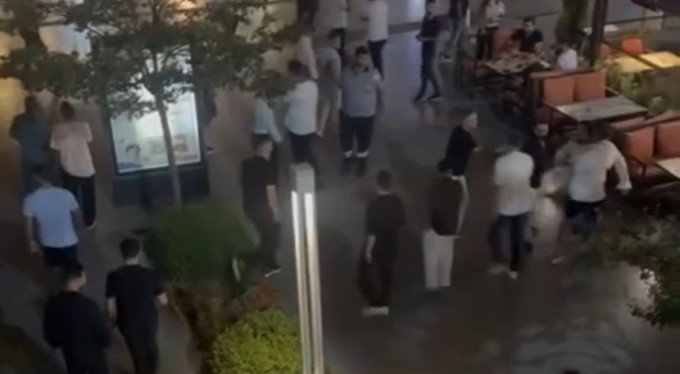 Bursa'da iki grup arasında çıkan kavgada yumruklar havada uçuştu
