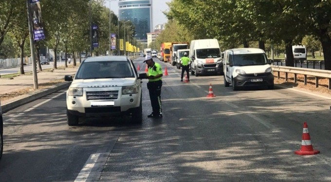 Bursa Emniyeti uygulamalarını aralıksız sürdürüyor