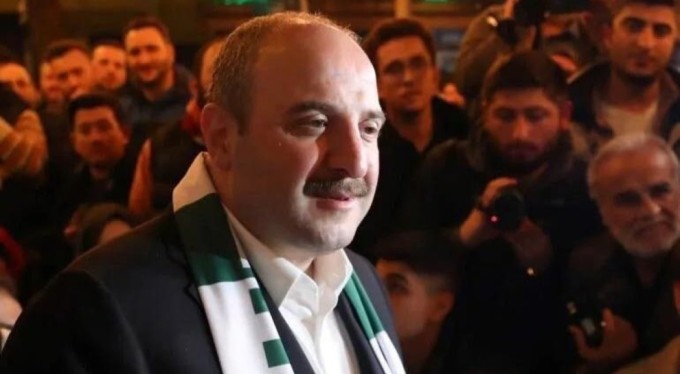 Mustafa Varank, Bursaspor'un deplasman sponsoru oldu