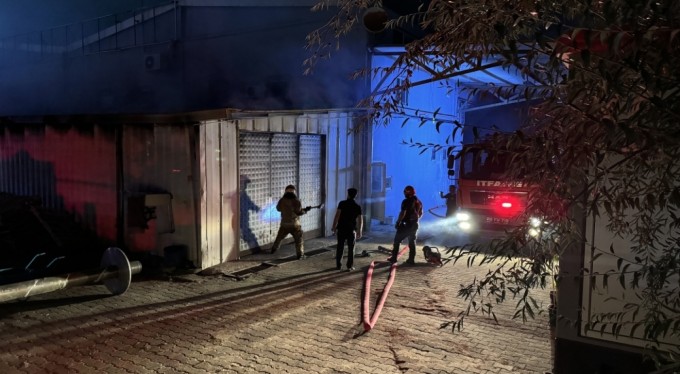 Bursa'da korkutan fabrika yangını