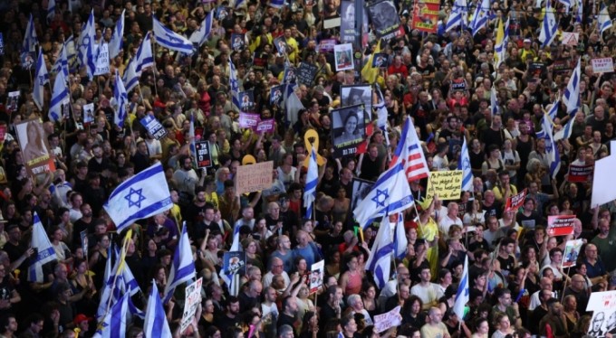 İsrail'de yaklaşık 500 bin kişiden Netanyahu'ya ateşkes çağrısı