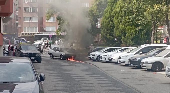 Bursa'da otomobil alevlere teslim oldu, LPG tankı bomba gibi patladı