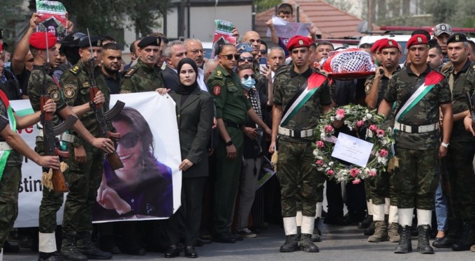 İsrail askerlerinin öldürdüğü Türk aktivist Ayşenur Ezgi için Batı Şeria'da cenaze töreni