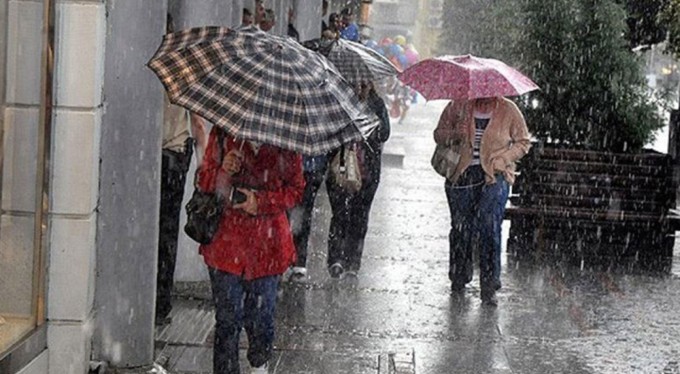 Bursalılar dikkat, şemsiyeleri almadan dışarı çıkmayın