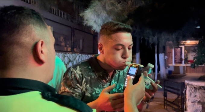 Bursa'da trafik polisine 'sürücü benim' diyerek yalan söyleyen gence ders niteliğinde ceza