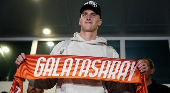 Galatasaray'ın yeni transferi Roland Sallai, İstanbul'a geldi
