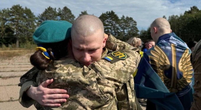 Zelenskiy: "Rusya ile yapılan esir takasıyla 49 Ukraynalı serbest bırakıldı"