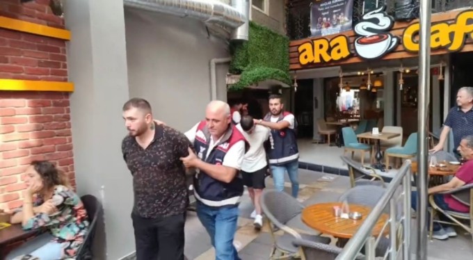 Bursa'da yok böyle dolandırıcılık! Kaldıkları eve çağrı merkezi kurmuşlar