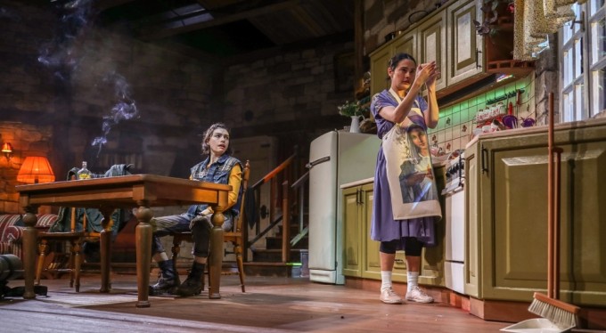 Hazar Ergüçlü, Timsah Ateşi'yle Bursa'da!