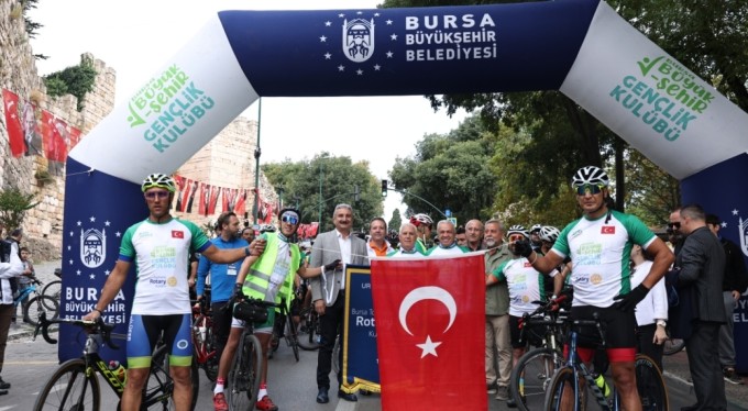 Bu kez pedalları "Yeniden Yeşile" çevirdiler