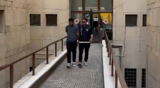 Bursa'da hırsızlık suçundan 15 yıl hapis cezasıyla aranan şüpheli yakalandı