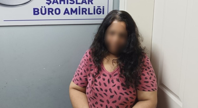 Bursa'da polis 8 yıl önceki fotoğrafından yola çıktı, kadın hırsızı market çıkışı yakaladı