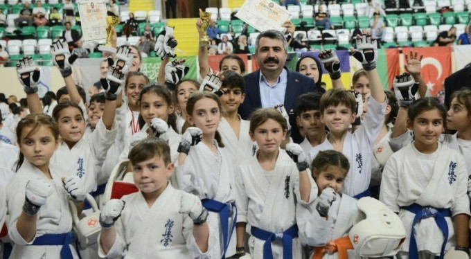 Yıldırımlı karatecilerden 50 madalya