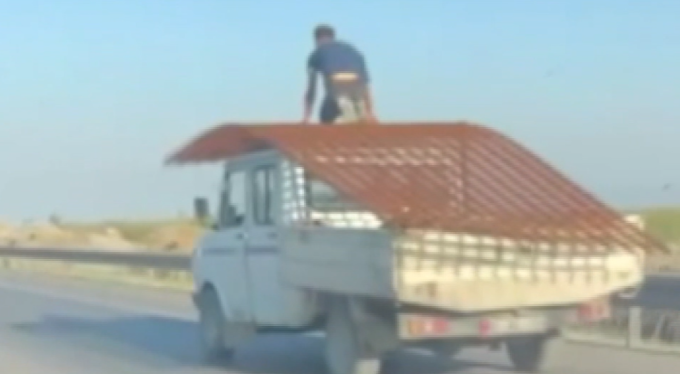 Bursa'da kendini süper kahraman zanneden vatandaş kamerada