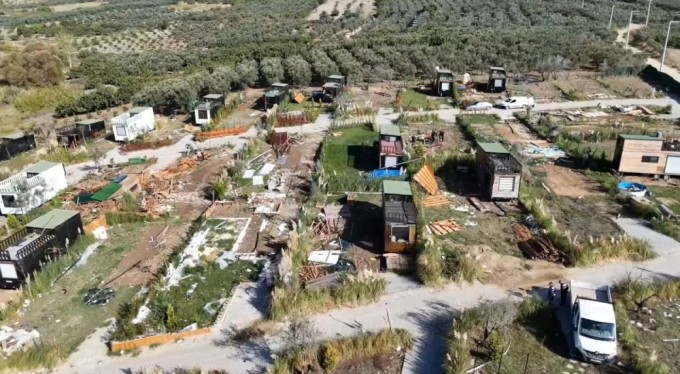 Bursa'da kaçak 63 tiny house yıkıldı