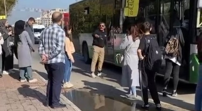 Bursa'da yolcuyla tartışan belediye otobüs şoförü inat edip gitmedi