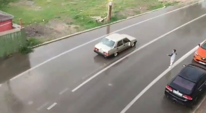 Düğün konvoyu ile çevreyi rahatsız eden araç sahibine ceza