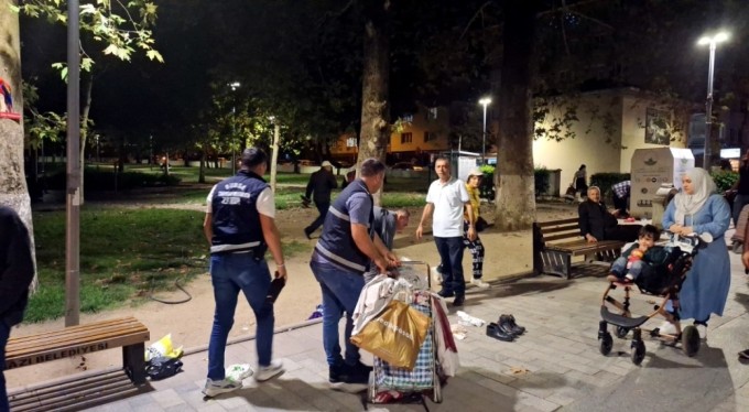 Bursa'da seyyar satıcılara şok baskın