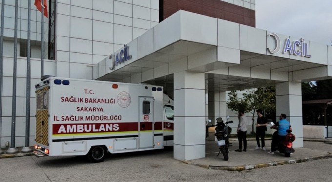 Bir garip olay! Kavgayı ayırmaya gitti, 4 kişiyi silahla vurdu