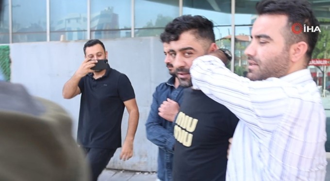 Cezaevi firarisi! Gazetecilere "Başlığı düzgün atın" diye seslendi