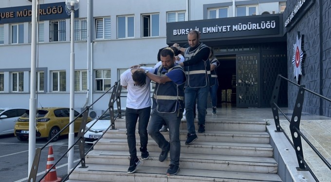 Bursa'da fuhuş operasyonu : 4 kadın kurtarıldı, 4 şüpheli yakalandı