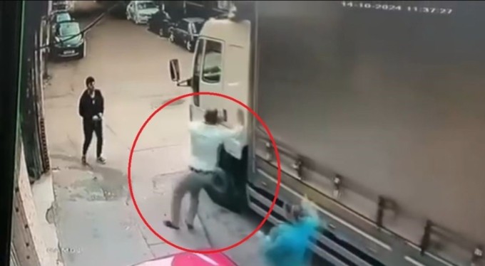 Bursa'da hareket eden kamyona atlayarak el frenini çekti, facianın önüne geçti